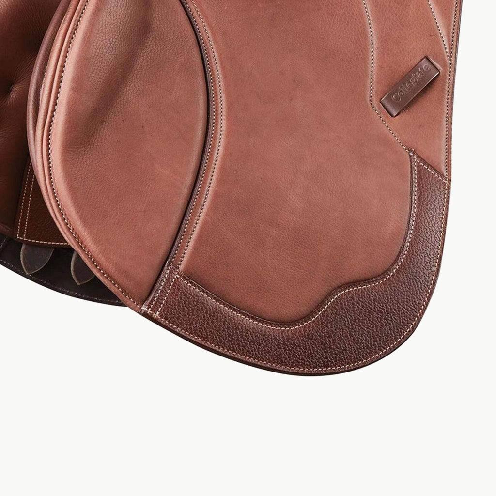 Black Close Contact Saddle B77197