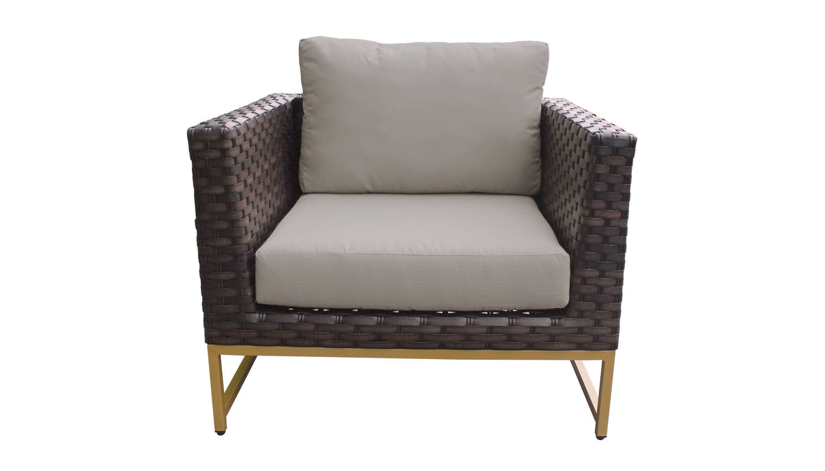 Beige Club Chair D669