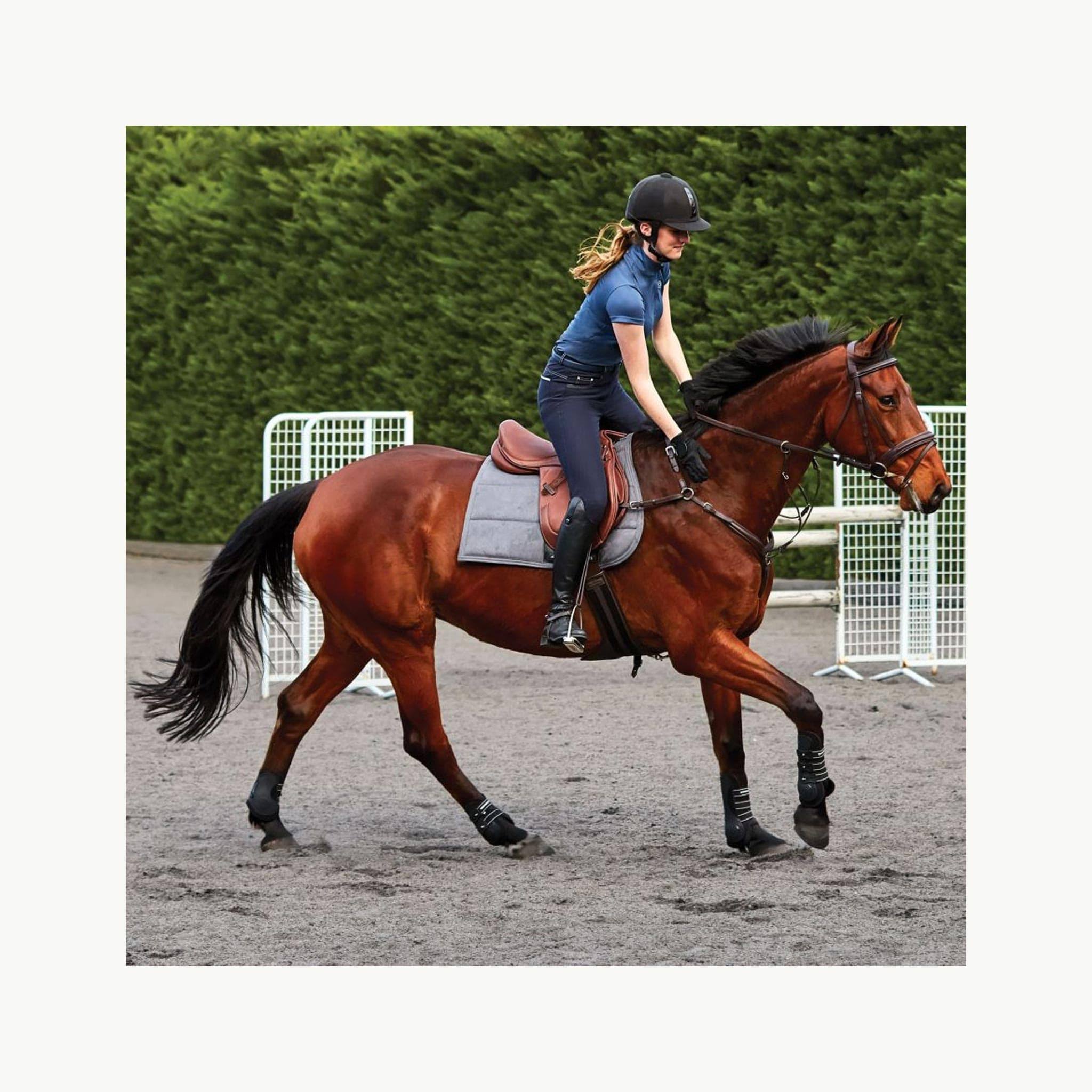 Black Close Contact Saddle B77197