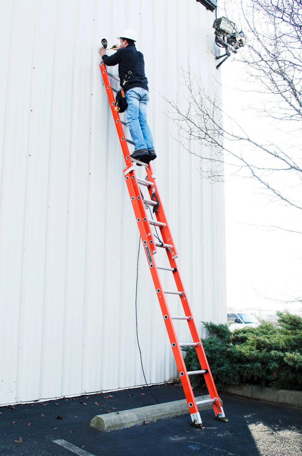 24 ft. Fiberglass Extension Ladder H24718