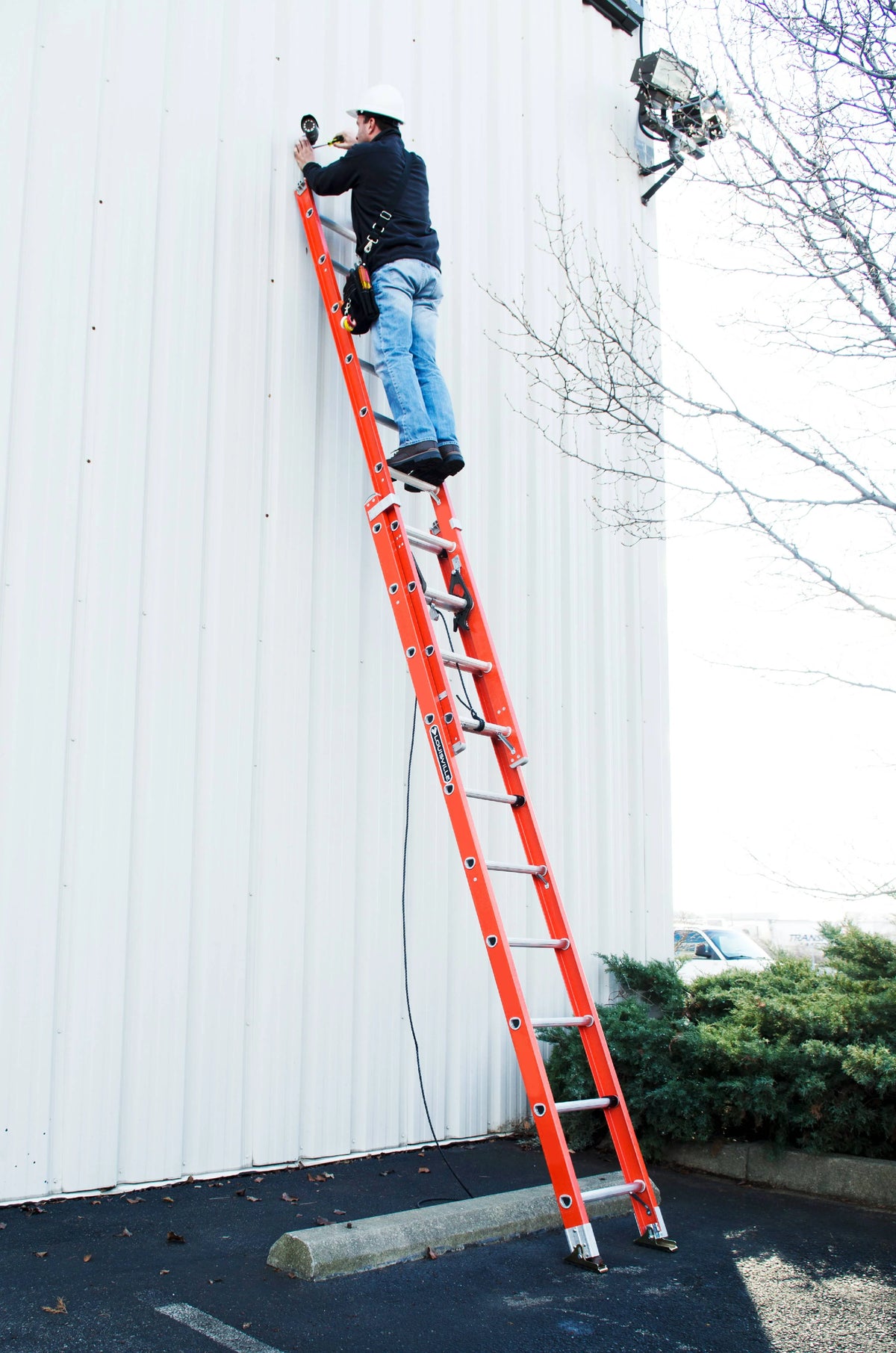 24 ft. Fiberglass Extension Ladder H24718