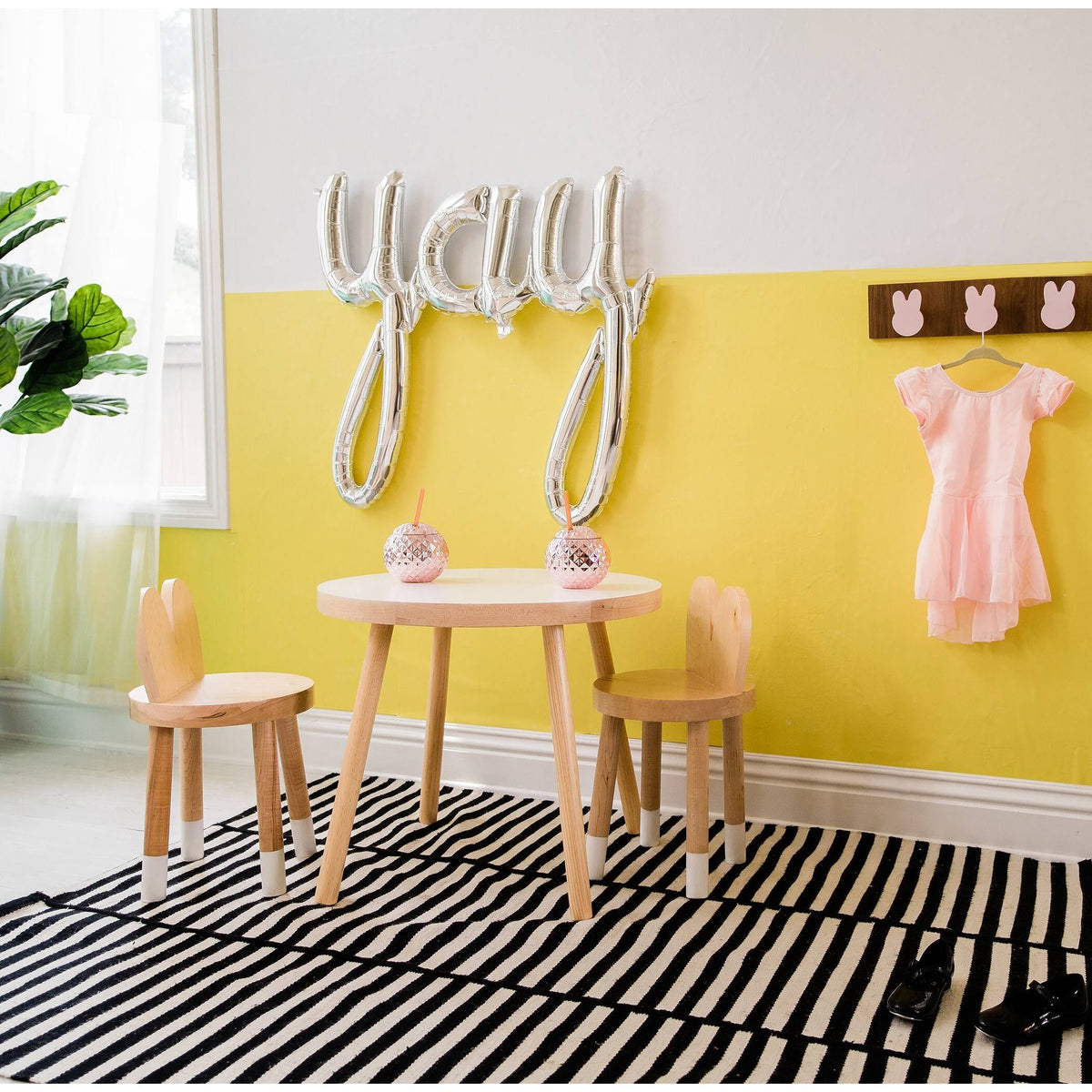 Round Kids Table Maple Green X5933