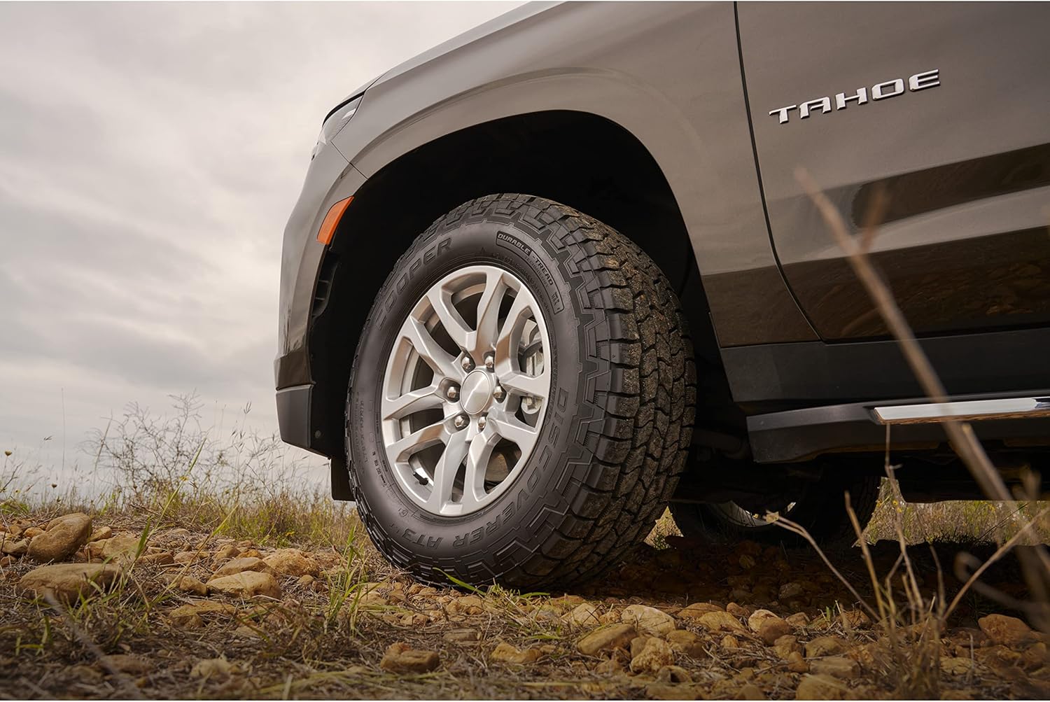All-Season 235/75R17 109T Tire I6627