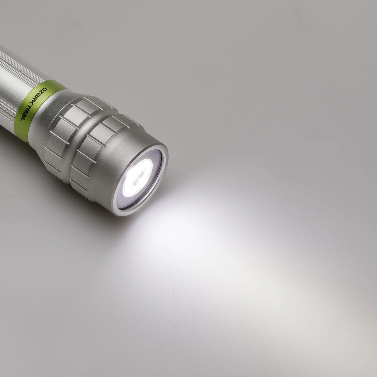 1250 Lumen Rechargeable LED Flashlight N644